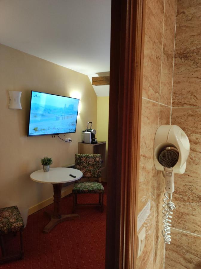 Hostellerie Les Hauts De Sainte Maure מראה חיצוני תמונה