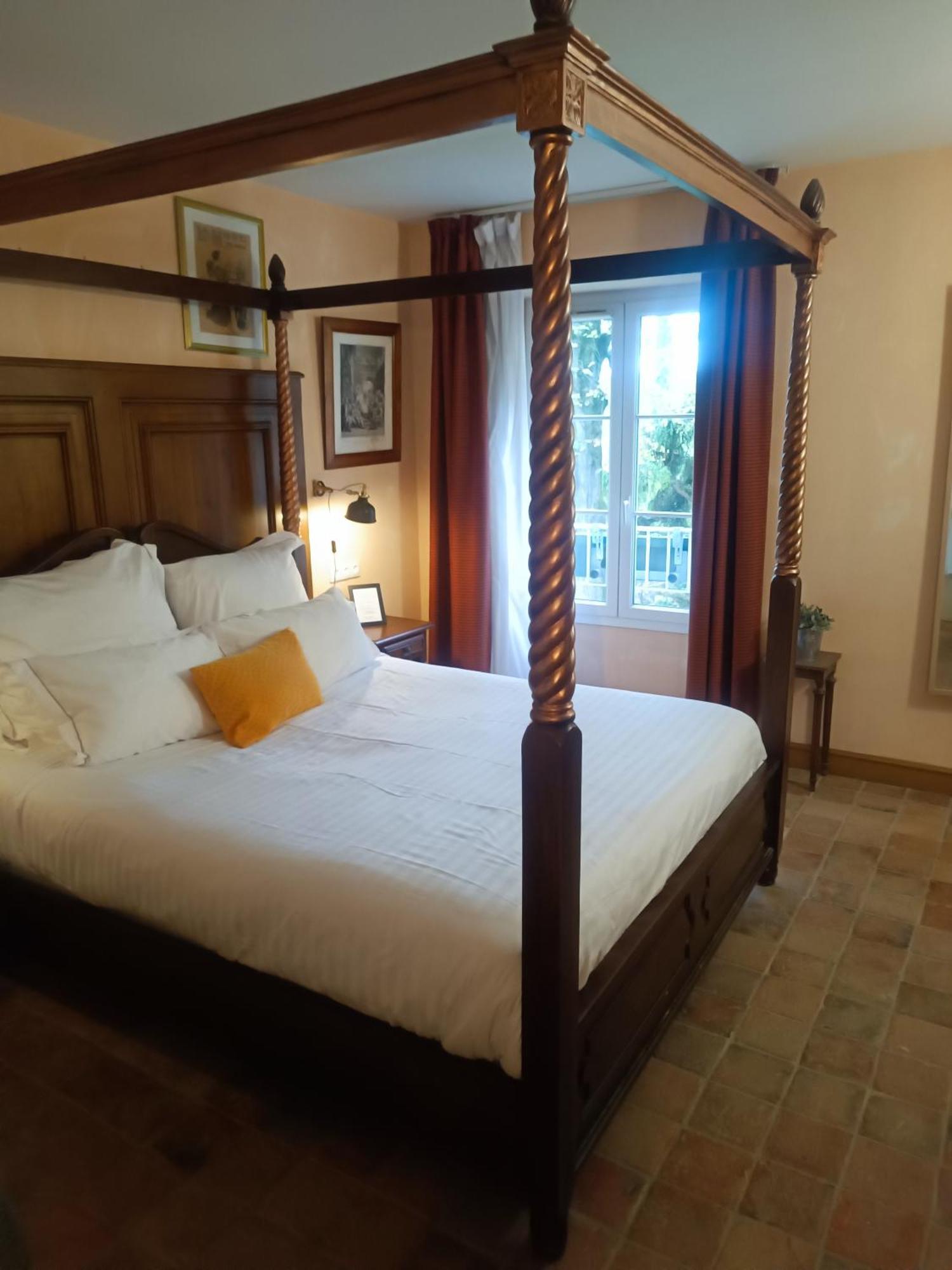 Hostellerie Les Hauts De Sainte Maure מראה חיצוני תמונה